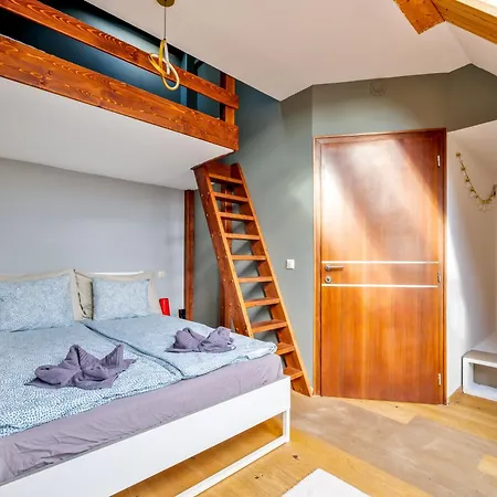 3bedroom Triplex Rooftop *