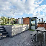 3bedroom Triplex Rooftop Apartment *