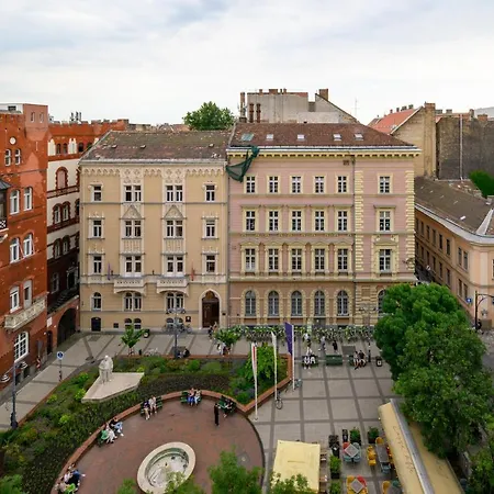 3bedroom Triplex Rooftop * Budapest