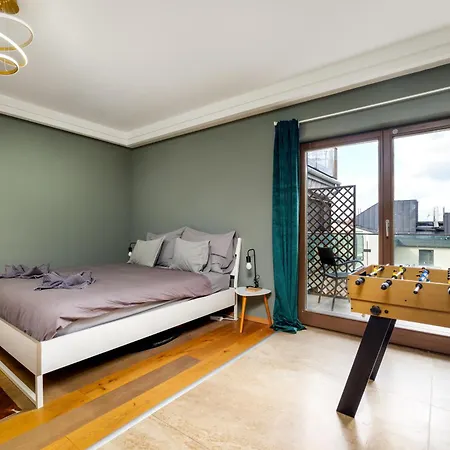 3bedroom Triplex Rooftop Διαμέρισμα *