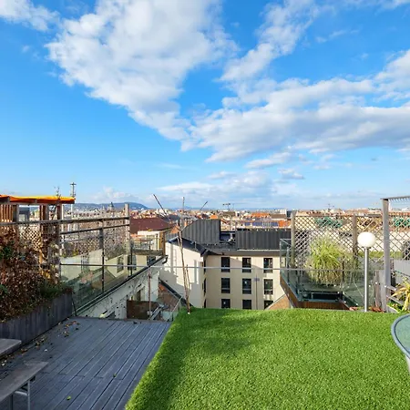 3bedroom Triplex Rooftop Διαμέρισμα *