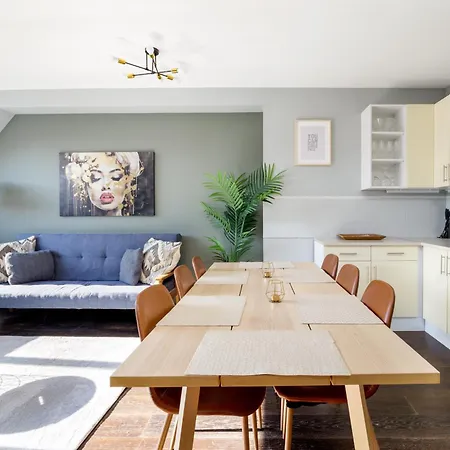 3bedroom Triplex Rooftop Διαμέρισμα *