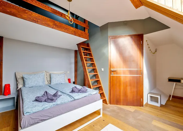 3bedroom Triplex Rooftop *