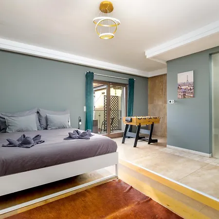 アパート 3bedroom Triplex Rooftop ブダペスト